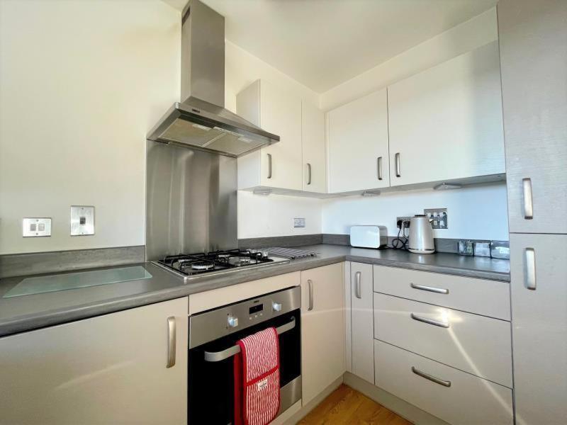 מילטון קינס Classy Campbell Park Apartment, Balcony & Free Parking מראה חיצוני תמונה