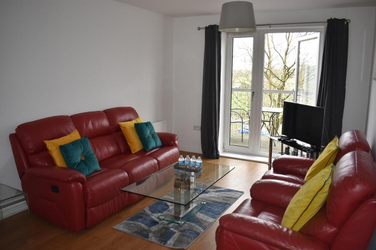 מילטון קינס Classy Campbell Park Apartment, Balcony & Free Parking מראה חיצוני תמונה