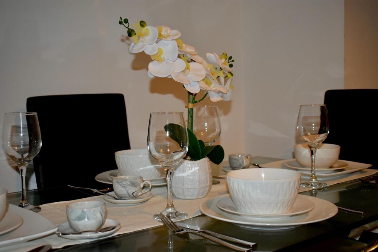 מילטון קינס Classy Campbell Park Apartment, Balcony & Free Parking מראה חיצוני תמונה